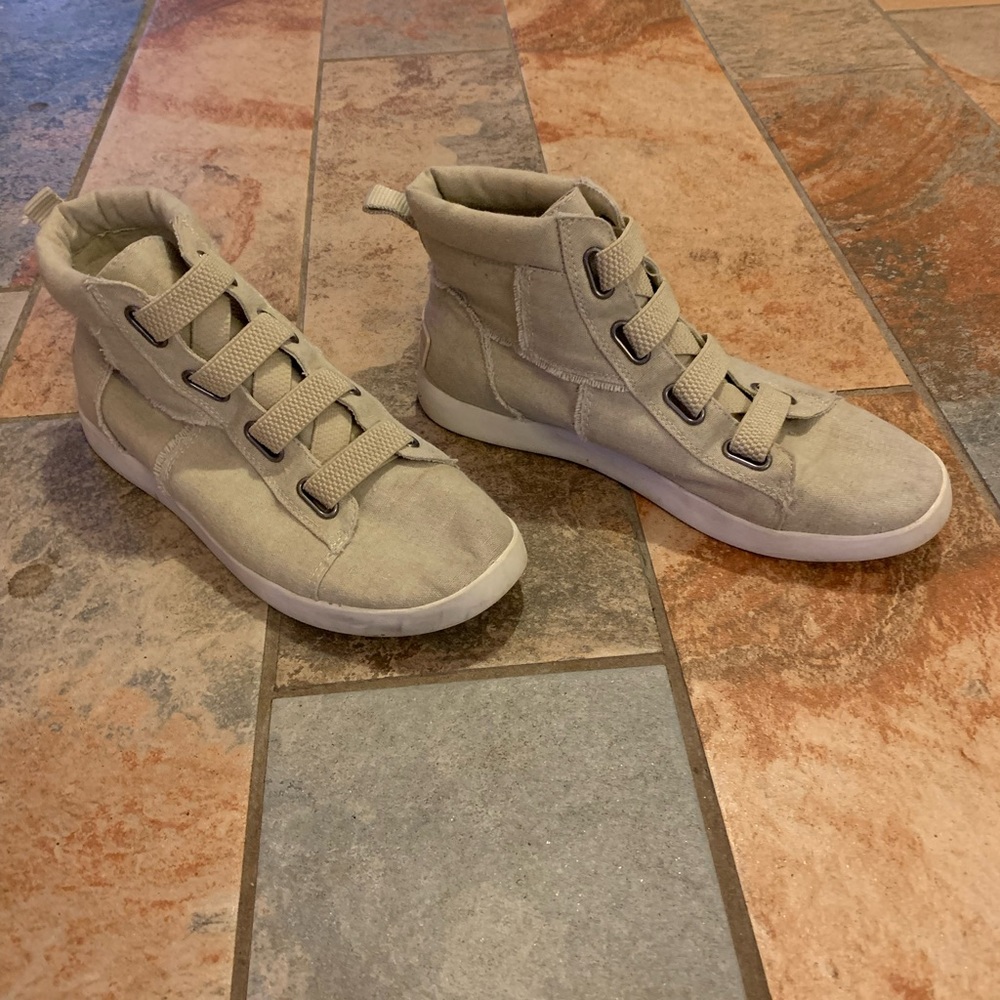 Ladies Blowfish canvas ankle boot size 7